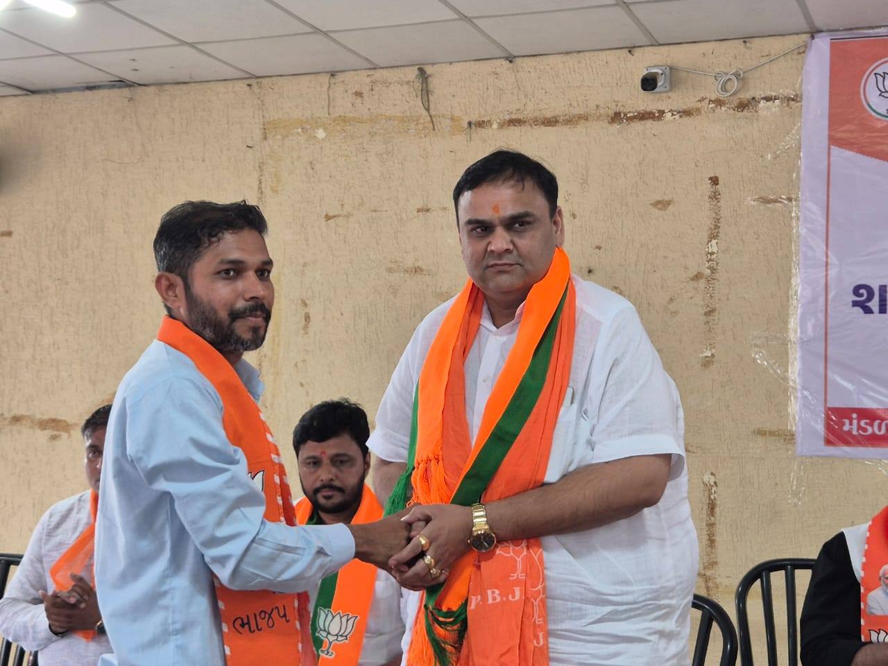 તા.૦૨/૦૬/૨૦૨૫ ના રોજ ૧૫૬-માંગરોળ વિધાનસભામાં સમાવિષ્ટ શ્રી સાંઈ મંદિર, માંગરોળ અને તરસાડી નગર મંડળના શક્તિ કેન્દ્ર સંયોજકોની પરિચય બેઠક શ્રી સાંઈ મંદિર, વાંકલ ખાતે યોજાઈ હતી.